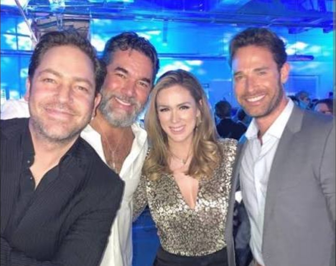 DIVAS Y ESTRELLAS FB tweet media