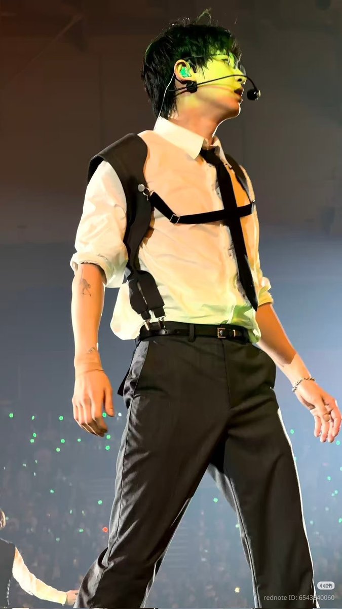 Chanyeol Thirst Traps tweet media