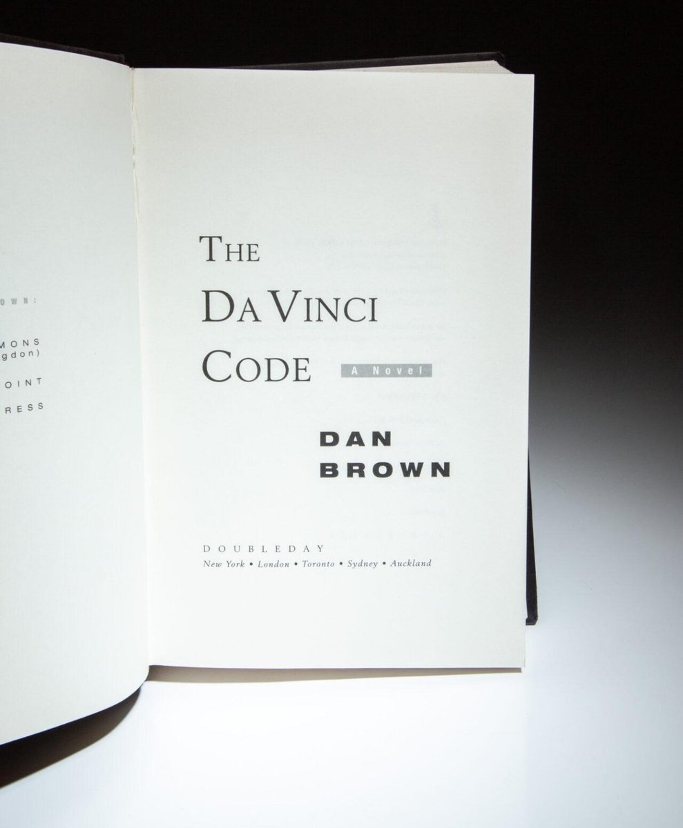 errata atau kesalahan teks/isi itu seperti anak kecil yang bersembunyi, dan baru menunjukkan dirinya ketika buku sampai ke pembaca.

paling sering bikin penulis dan penerbitan frustasi, tapi errata di tangan pembaca seringnya jadi barang berharga.

karna biasanya errata hanya