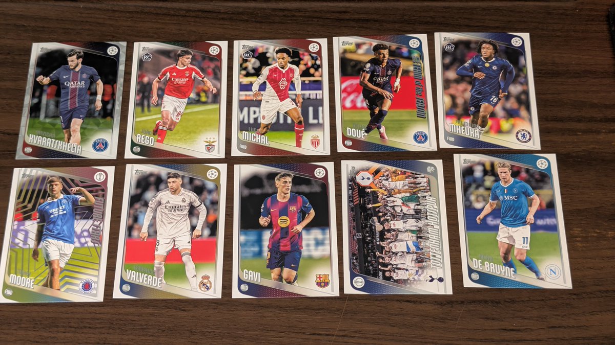 moerscards tweet media