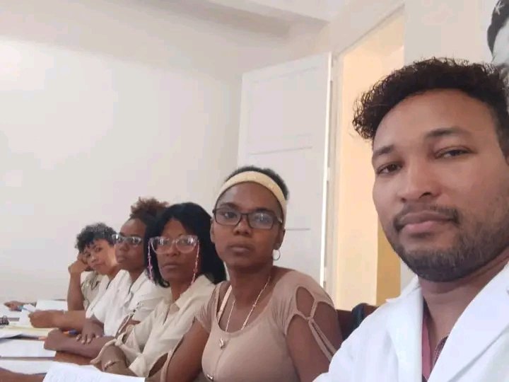 Sesiona en la tarde de hoy el CAM Económico en el Municipio Cerro.
#ElCerroTienelaLlave
#CubaSoberana