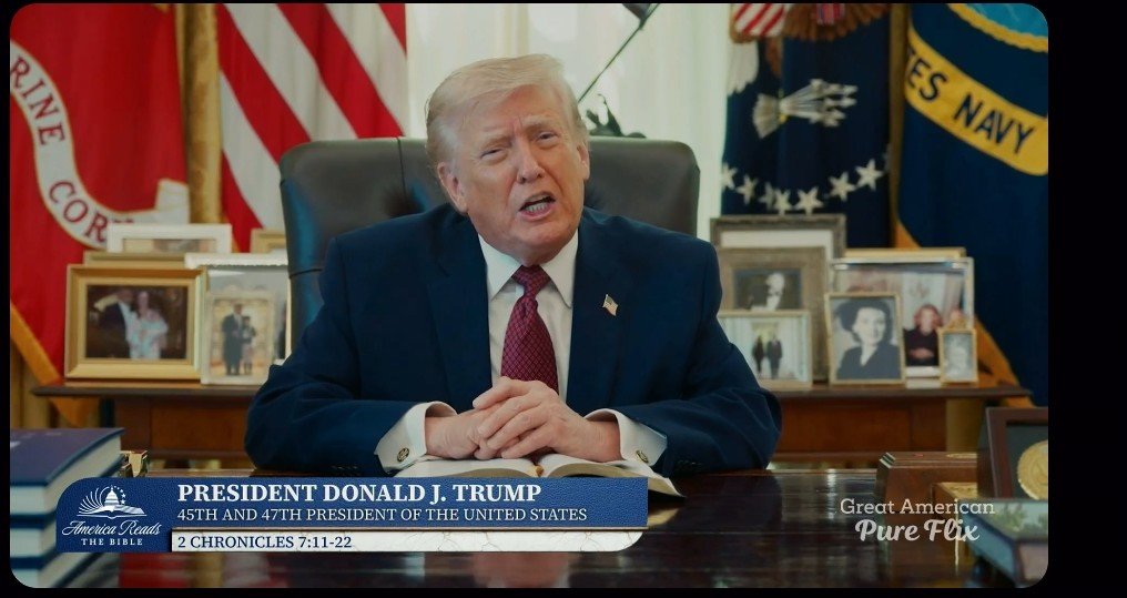 DellanaWilliams's tweet image. 🇺🇸 The United States will be blessed because it's leader reverences God before the nation! ✝️ @AmericaRTBible #Humble #Pray #Seek #Turn