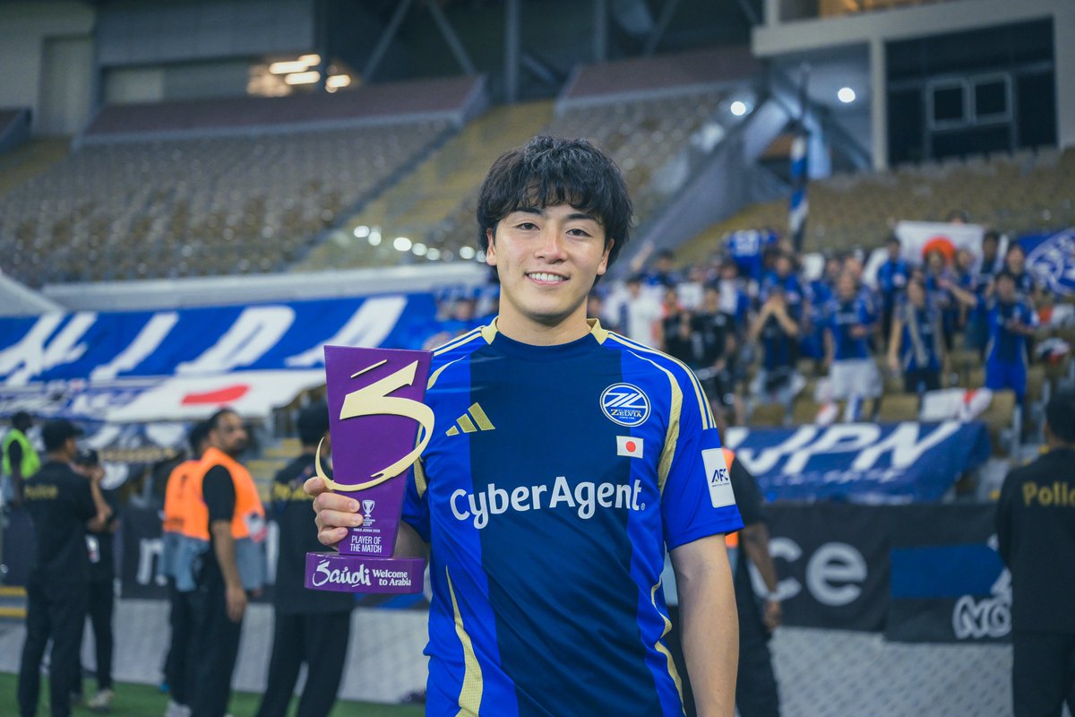 عمرو tweet media