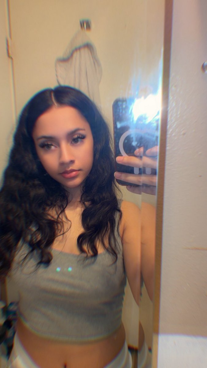 nessa🦋 tweet media