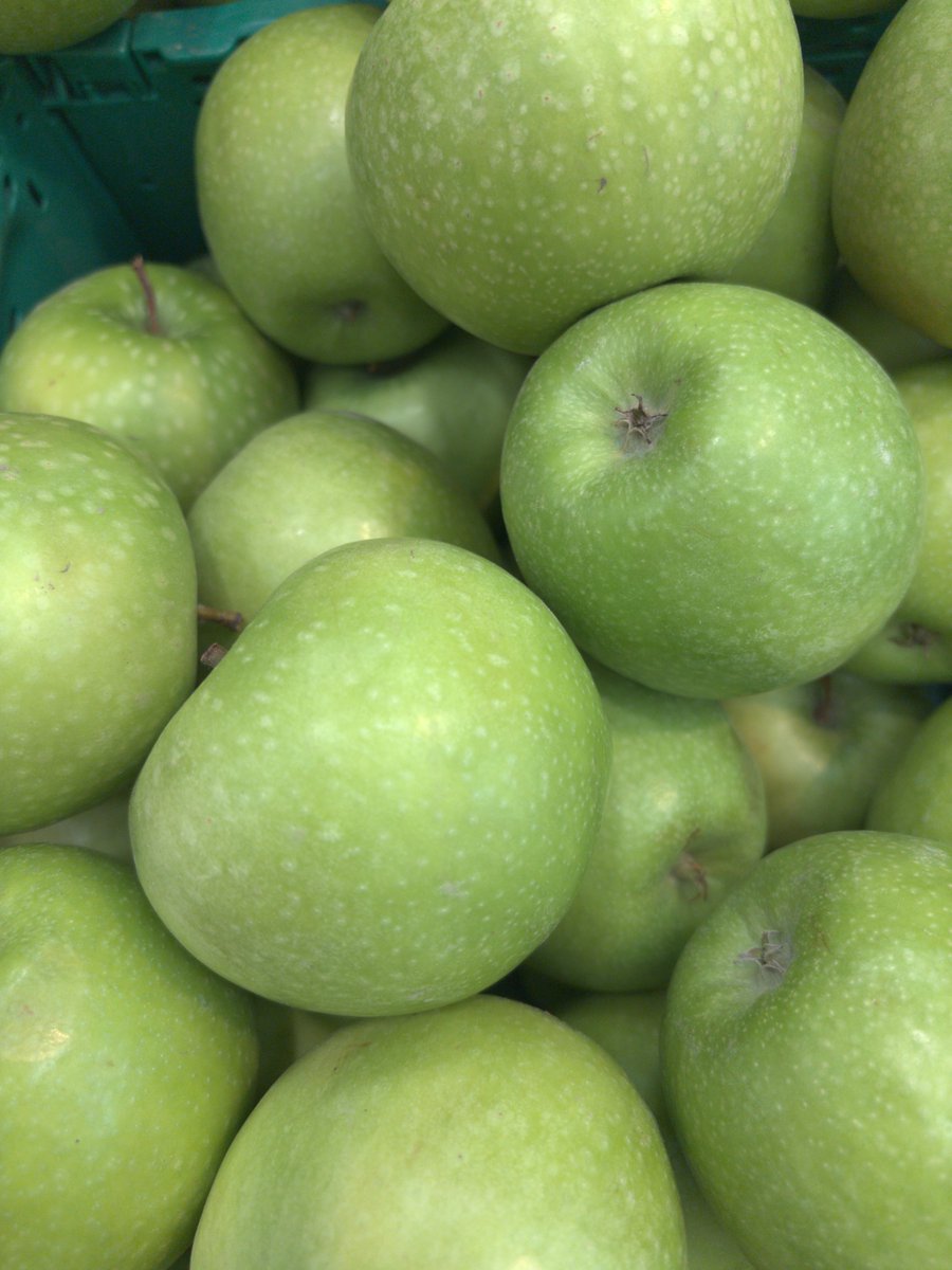 manta1900's tweet image. John Konstantaras - Apples #shotoniphone #proseezion #analog #noai #SOOC #camera