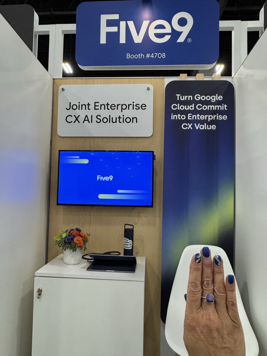 LisaLisajm5's tweet photo. As a Sr. Event Manager, details matter!
My on-brand nails and #Five9 are ready for #GoogleCloudNext! #PartnerPowered https://t.co/yytsqaqgtz