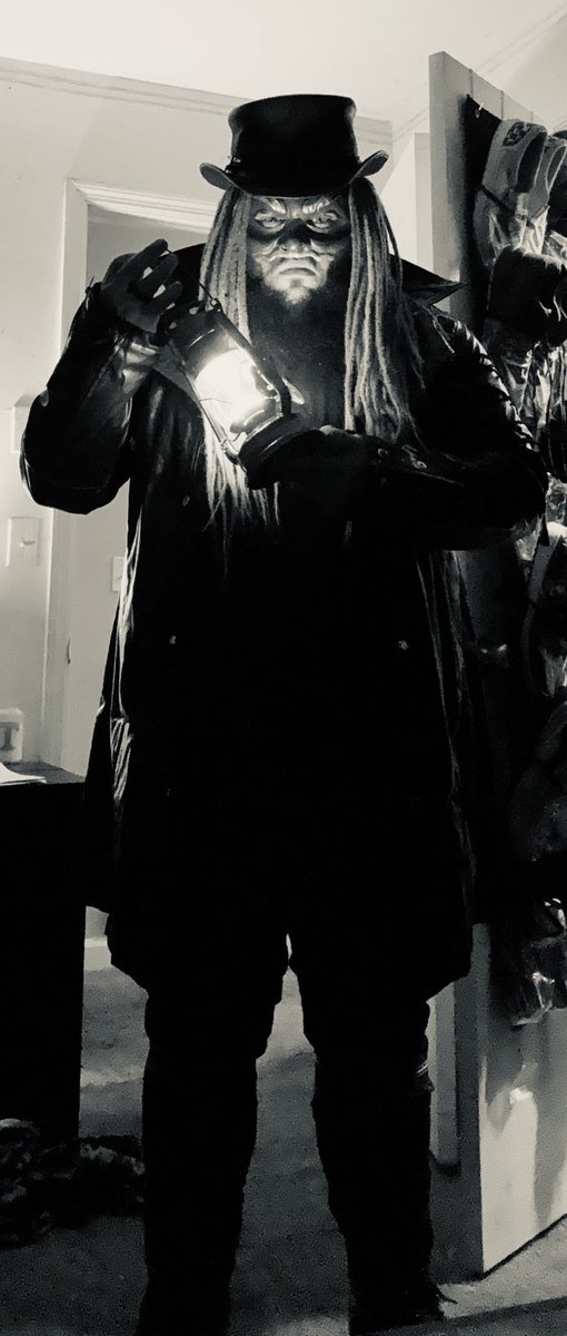 WordsofTheRed's tweet photo. Uncle Howdy complete cosplay and now my first test run with new fiend https://t.co/dTzYmt5XyD