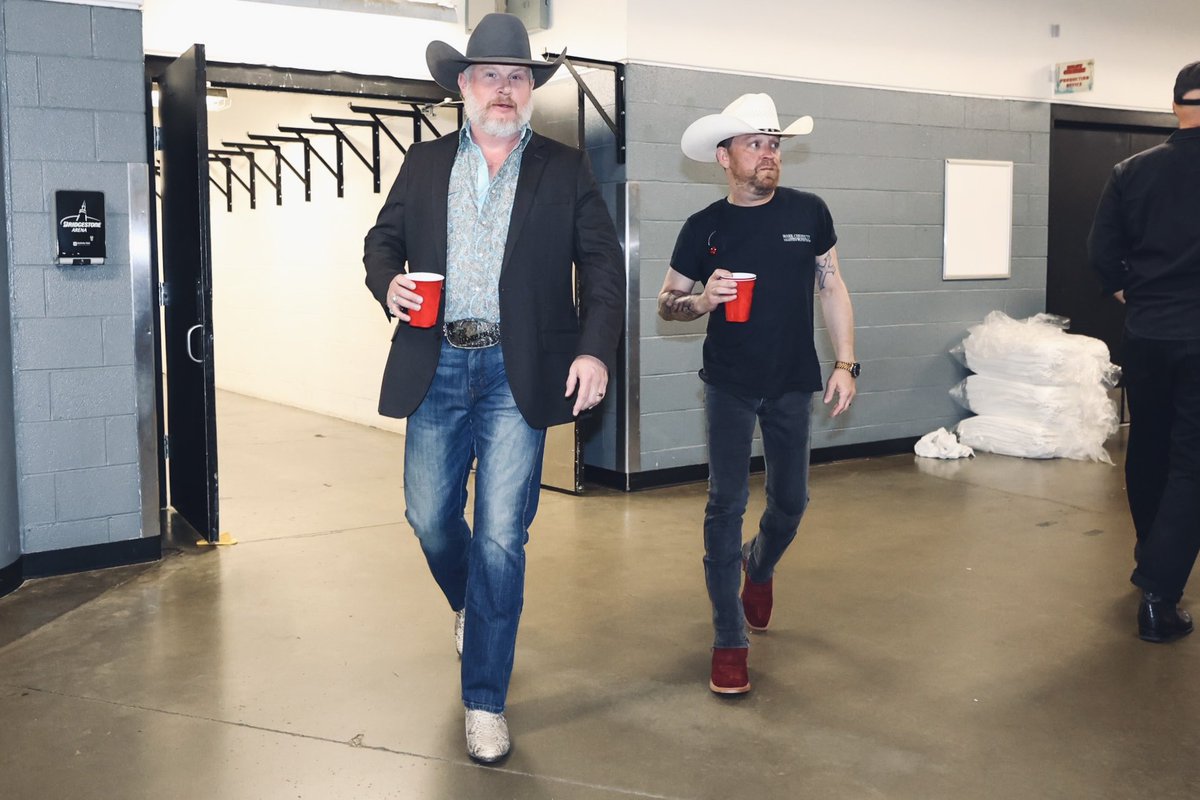 Justin Moore tweet media