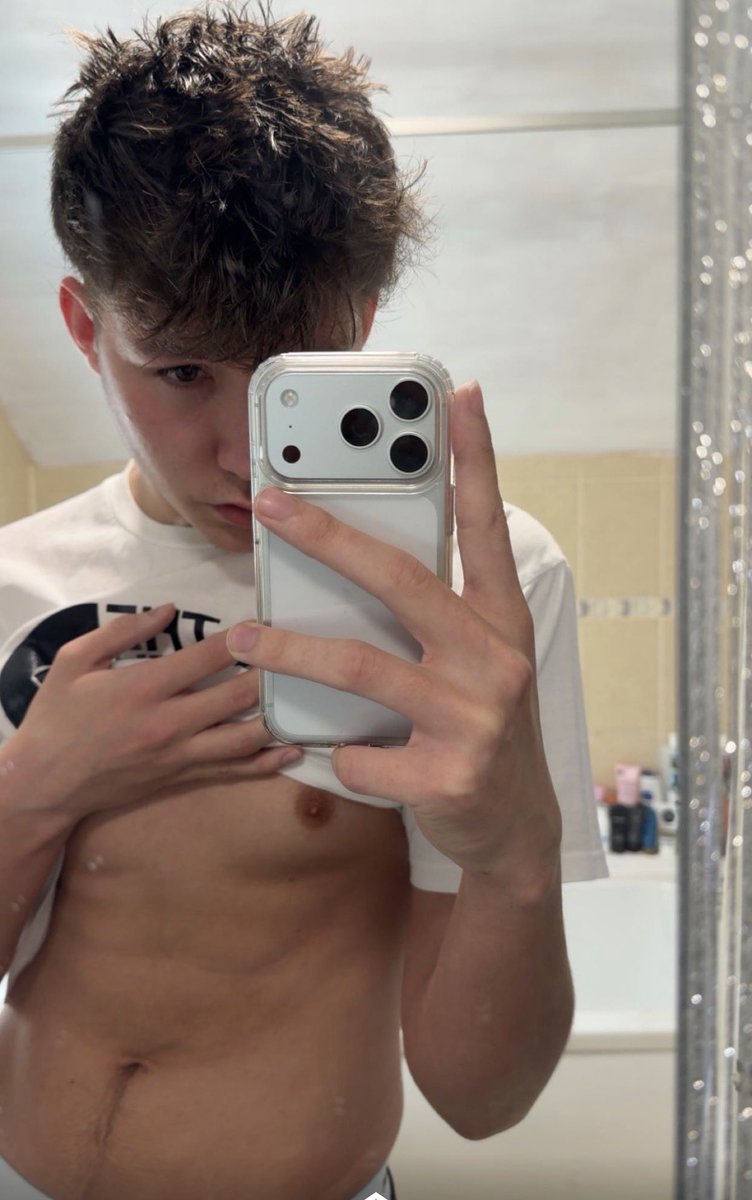 Zain_348's tweet image. I really need to lay off the #mcdonalds and start going to the #gym 😂 #gay #gayuk #gayteen #lgbtq #trending #uk