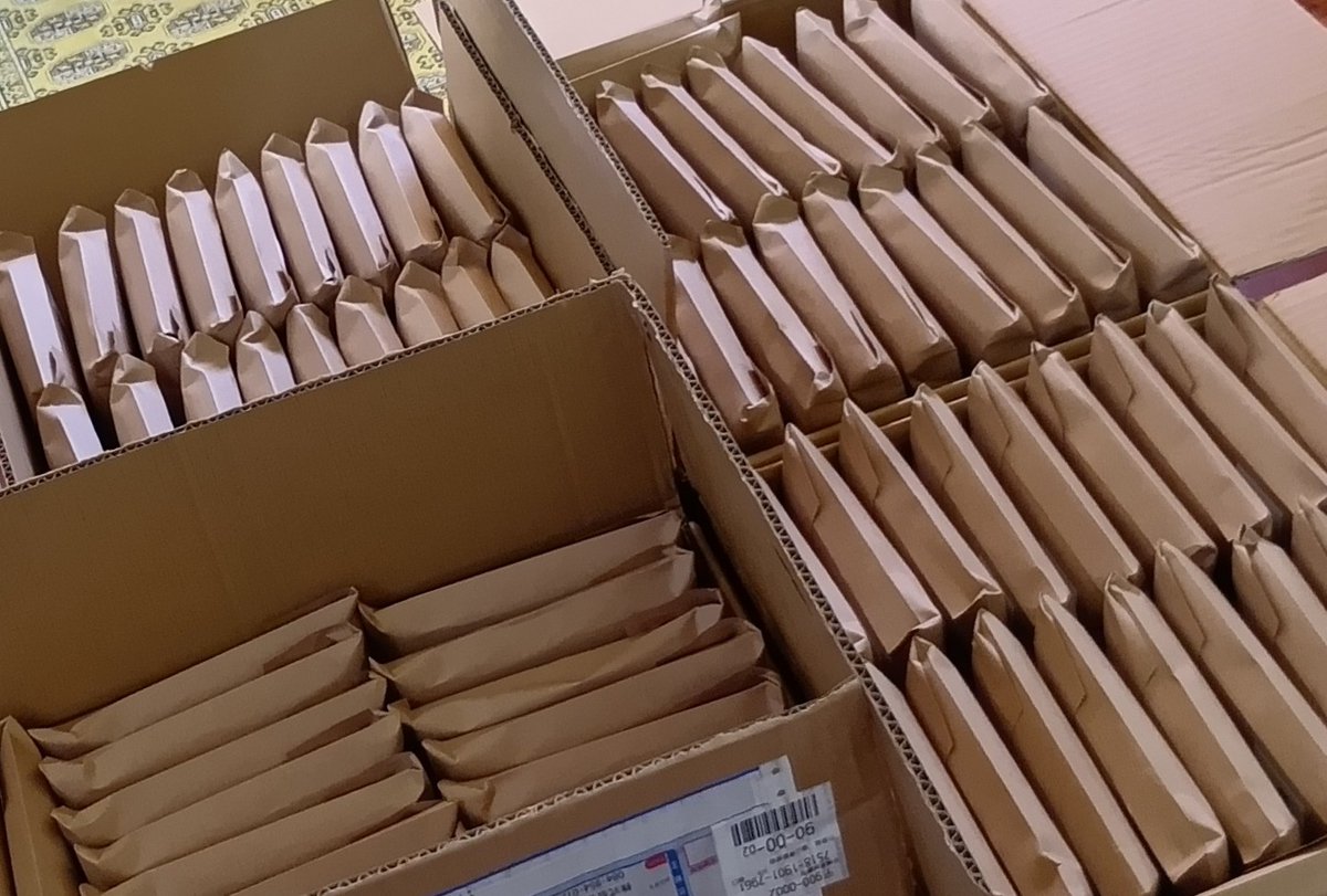 ams_publishing's tweet photo. 【嫌われ者の軍隊　発送開始】先行予約ご購入いただいた皆様へ順次発送を開始しております。お待たせしました！お届けできることをスタッフ一同ワクワクしております！先行予約特典付きも残り105部です、お早めに★https://t.co/XDGuiLibda
#嫌われ者の軍隊 #シュタイナー #発送開始 https://t.co/OCDIg3DBMo