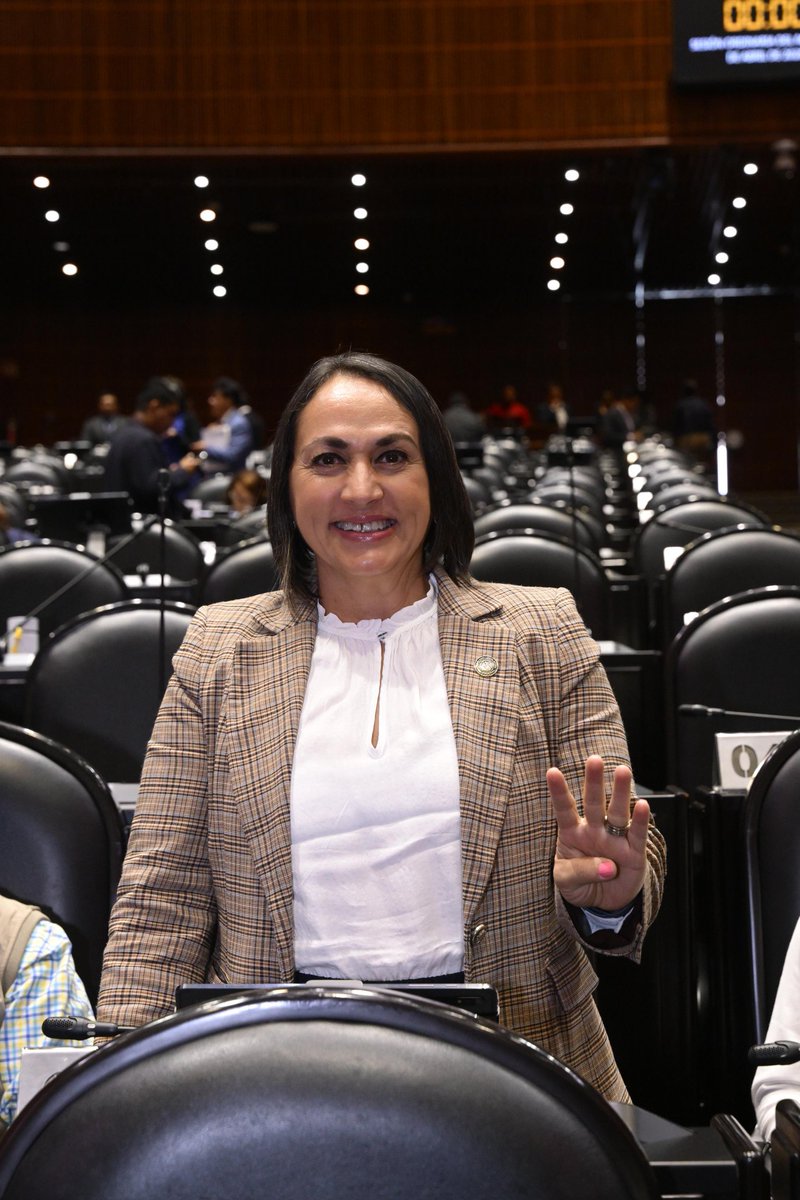 RochyGraniel's tweet photo. Ningún feminicidio debe quedar impune. 
Aprobamos la reforma constitucional que faculta al Congreso para expedir una Ley General en materia de Feminicidio, homologando la tipificación y sanción de este delito en todo el país. 🇲🇽
#SinParar #DiputadaDeTerritorio #4taTransformación https://t.co/KEsM9QWOe5