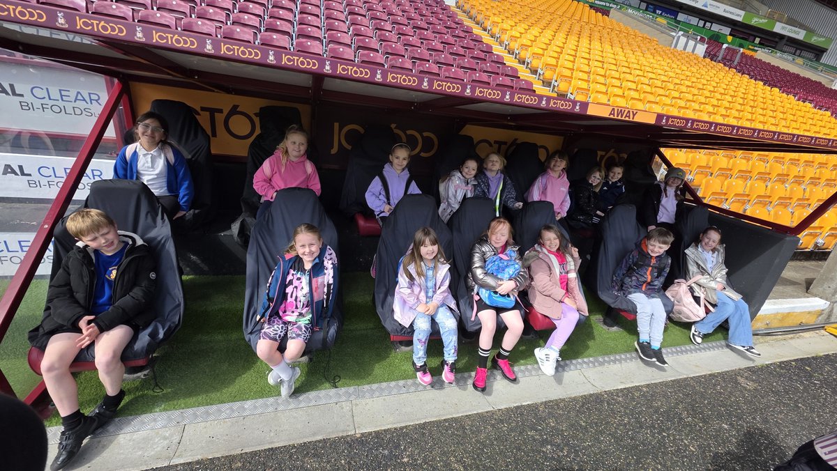stjosephskly's tweet image. Today, Yew Class had a great morning at the Bradford City Stadium! The children enjoyed a tour of the building including the grounds then ended with a friendly game of football ⚽️🎒
 #BestDaysOfTheirLives  #SJKYewClass #Schooltrip