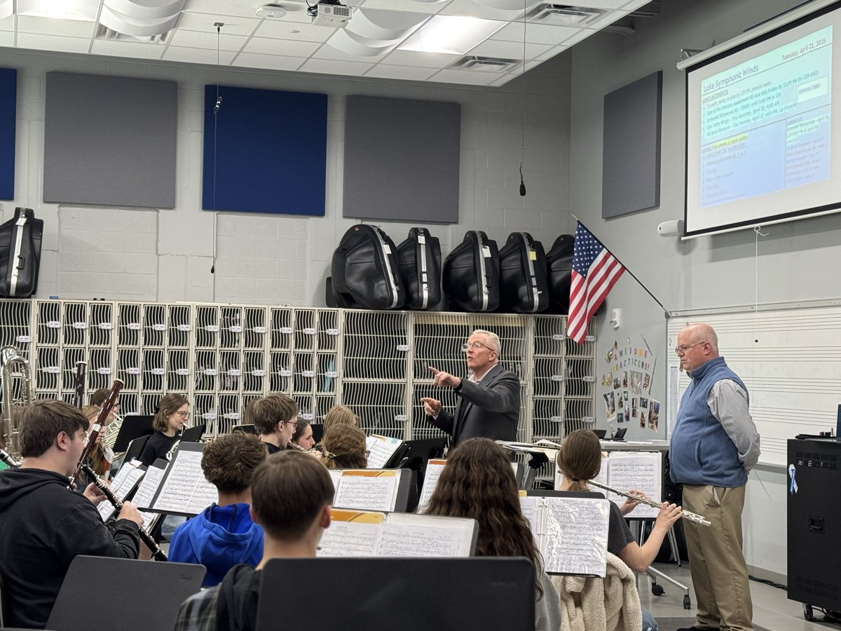 LakeBands's tweet photo. A very special thank you to Dr. Galen Karriker, the University of Akron Director of Bands, for coming in to rehearse with the Symphonic Winds today as they prepare for State Large Group! We are so grateful for Dr. Karriker for sharing his wealth of musical knowledge! https://t.co/DNmW18pQPB