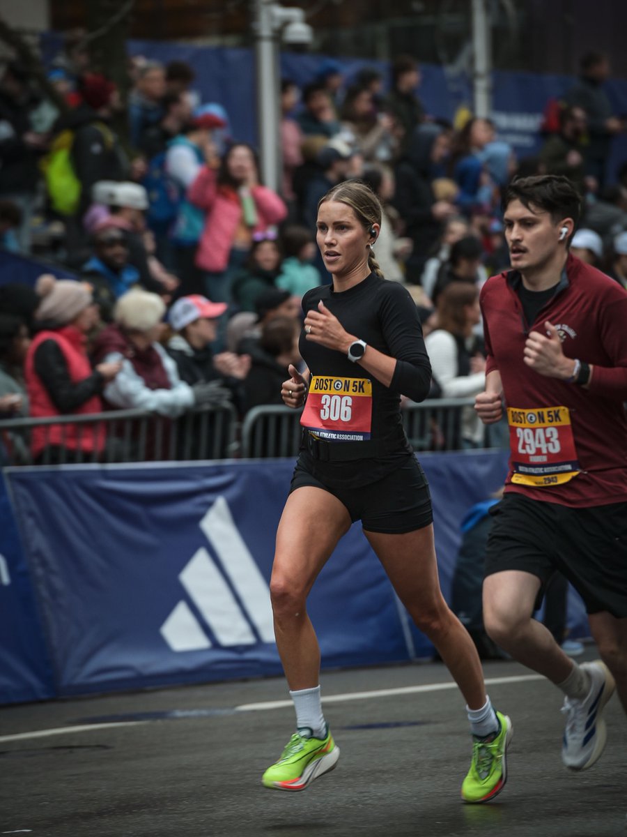 CHoltSource's tweet image. 📷| #INSTAGRAM claireholt : "it appears the guy at the finish line went to the andrew joblon school of photography"