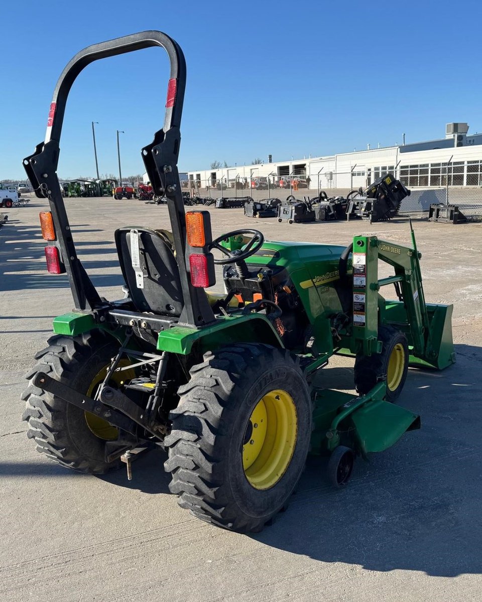 TractorHouse's tweet image. This 𝟐𝟎𝟎𝟑 𝐉𝐎𝐇𝐍 𝐃𝐄𝐄𝐑𝐄 𝟒𝟏𝟏𝟓 is for sale on #TractorHouse!!

👏 Compact tractor with loader and belly mower.
📞 (402) 625-7731
🔗 ow.ly/x29K50YNGQa

#Tractors #JohnDeere #EquipmentForSale