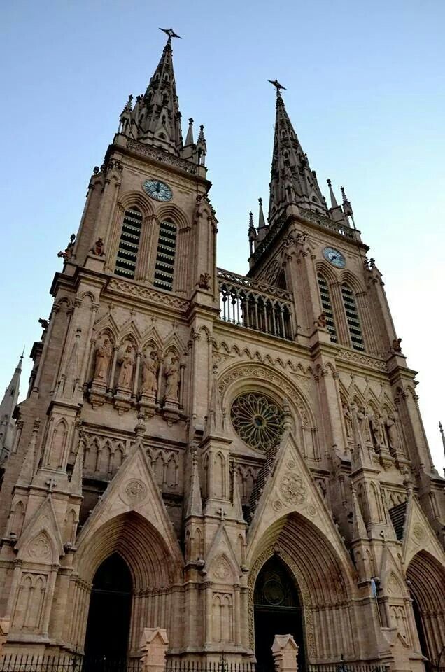 Argentinian Catholic Aesthetics tweet media