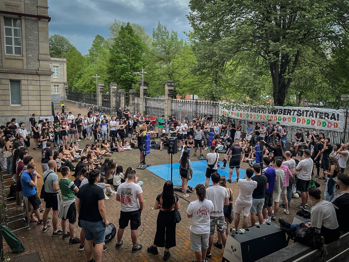 HUnibertsitatea's tweet photo. Hasi dira Euskal Herriko campus ezberdinetan Herri Unibertsitateak!

Bertan formakuntza politikorako, eztabaidarako eta aisirako aukera paregabea izango dugu.

Animatu parte hartzera! https://t.co/XB7Ox2r6a2