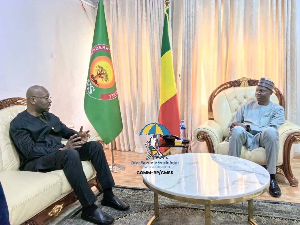 CMSS_Mali's tweet photo. À Abuja, le DG de la CMSS, Ichaka KONÉ, a été reçu par l’Ambassadeur du Mali 🇲🇱.
En marge du séminaire de l’AISS, des échanges ont porté sur la coopération et les priorités en matière de sécurité sociale.
Une dynamique au service du rayonnement du Mali.

#ABUJA #AISS #CMSS #MALI https://t.co/5vHeEP3OTw