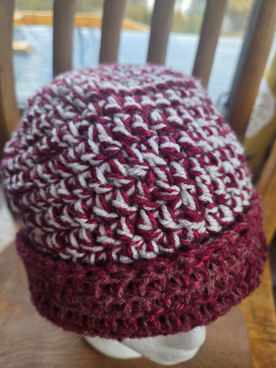 craftednookgift's tweet photo. 🧶 Cosy, handmade, and full of texture — this burgundy &amp; white crochet hat brings a touch of Mull warmth wherever you wander. Snug brim, soft yarn, and a pattern that catches the light like seafoam on red rock.  #CrochetHat #HandmadeOnMull #TheCraftedNook #ScottishCraft https://t.co/OuS51pYHG8