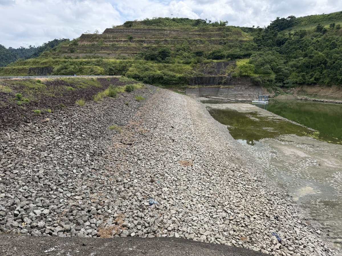 MAE_Zonal4's tweet photo. #Manabí 📍💧🌿

El director Zonal @Miguel_villa84 realizó un recorrido técnico por las represas de Río Grande, en Chone, y La Esperanza, en Quiroga, con el objetivo de verificar su funcionamiento y monitorear sus niveles hídricos. https://t.co/spXZ4izlmw