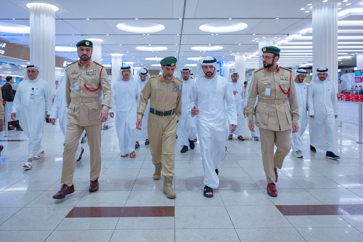 groupfazza's tweet photo. حمدان بن محمد يتفقد سير العمل في مطار دبي الدولي، ومجمل الخدمات المُقدمة للمسافرين، كما أطلع سموه على عمليات طيران الإمارات وشبكتها التي تمتد حالياً إلى 123 وجهة في 65 دولة. https://t.co/t0JGBm2Abb