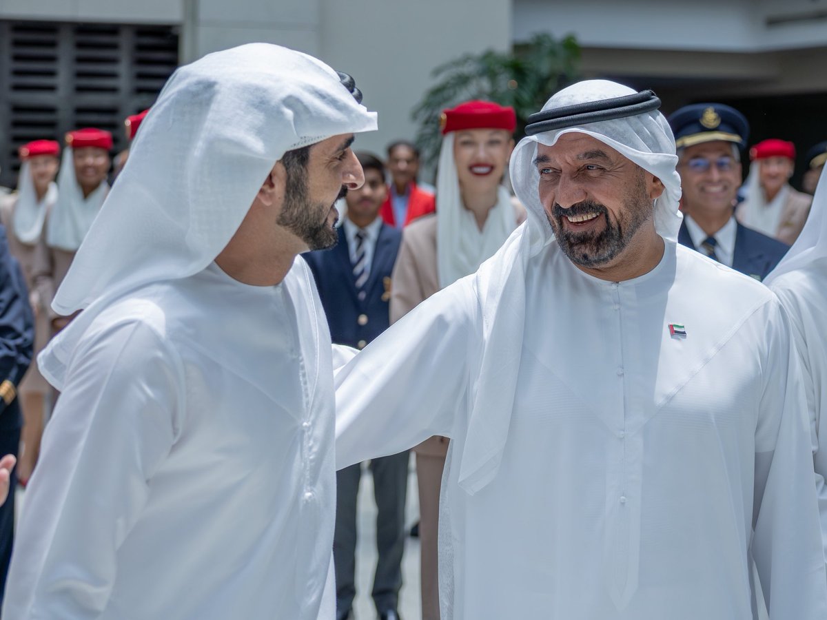 groupfazza's tweet photo. حمدان بن محمد يتفقد سير العمل في مطار دبي الدولي، ومجمل الخدمات المُقدمة للمسافرين، كما أطلع سموه على عمليات طيران الإمارات وشبكتها التي تمتد حالياً إلى 123 وجهة في 65 دولة. https://t.co/t0JGBm2Abb