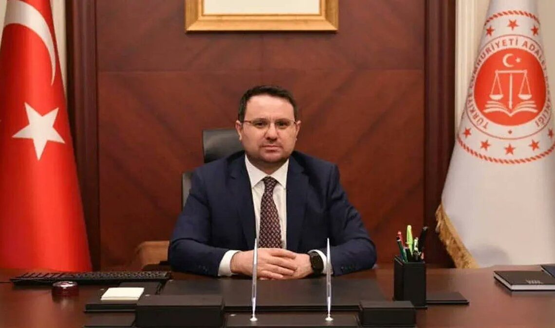 akbaserhan's tweet photo. Adalet Bakanı Akın Gürlek:

🗣️ "Savcılık partilere göre hareket etmez, AK Partili belediyelere operasyon yapılmamış olması, yapılmayacağı anlamına gelmiyor"

https://t.co/jq5AhfBiWh https://t.co/j6EjTSMnpj