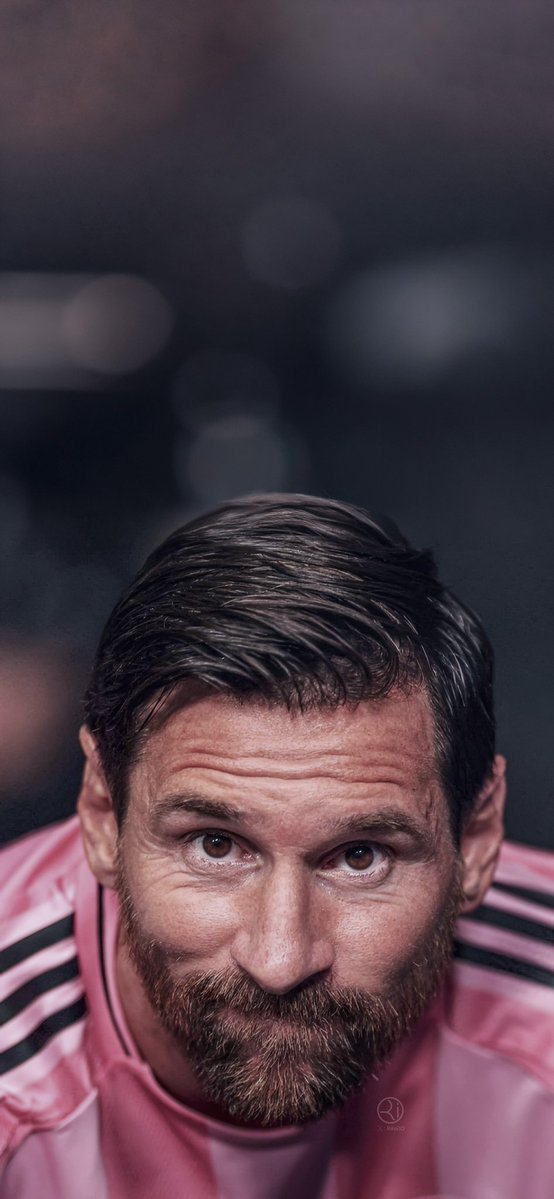 Riioi10's tweet image. Lionel Messi 4k 🥶😮‍💨🩷🩷🐐🪄📲

#خلفيات || #messi