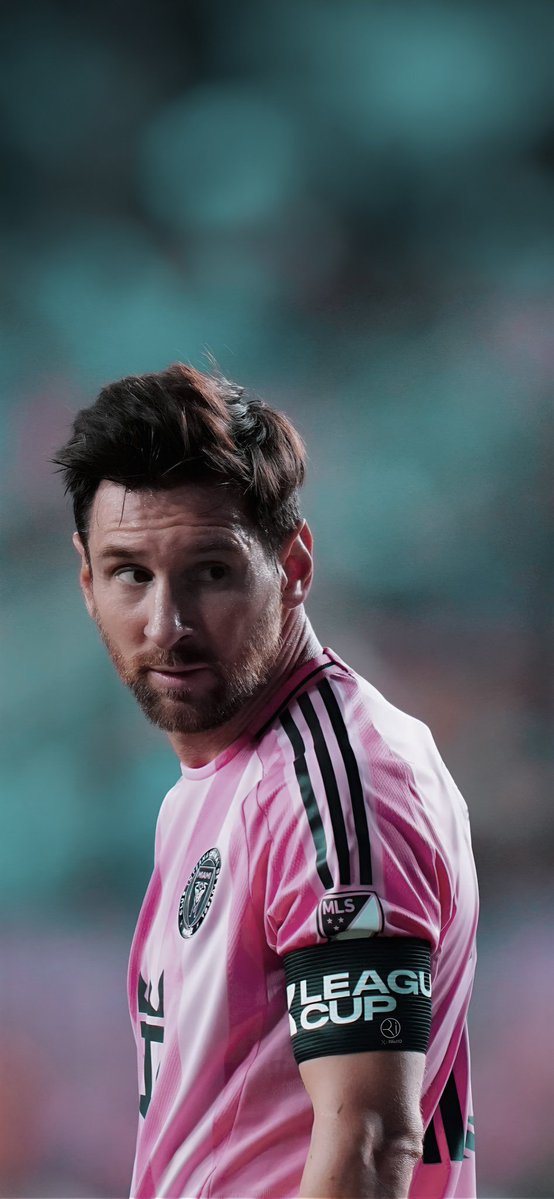 Riioi10's tweet image. Lionel Messi 4k 🥶😮‍💨🩷🩷🐐🪄📲

#خلفيات || #messi