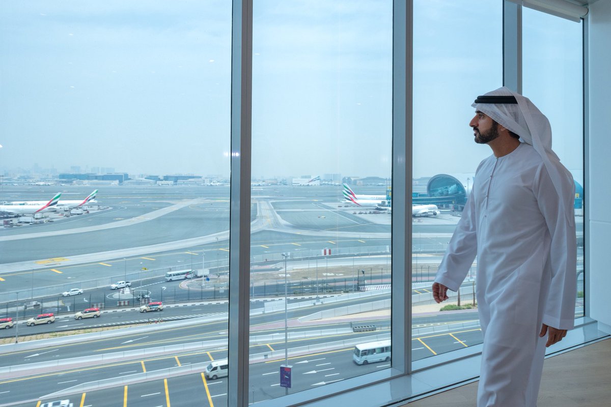 groupfazza's tweet photo. حمدان بن محمد: برؤية وتوجيهات محمد بن راشد، يواصل قطاع الطيران في دبي دوره كشريان حيوي رئيس يربط شرق العالم بغربه وشماله بجنوبه، بما يسهم في تعزيز الا��تصاد العالمي، ورسم ملامح مستقبله، من خلال تسهيل حركة المسافرين والبضائع بكفاءة كبيرة وقدرة كاملة على التكيف مع مختلف المتغيرات الإقليمية والعالمية المحيطة. فخور بفريق عمل مطارات دبي، وطيران الإمارات، وفلاي دبي، ونثمن الأداء المتميز لقطاع الطيران في دبي وقدرته على مواكبة مختلف المتغيرات بآليات عمل تضع راحة المسافر وأمنه وسلامته دائماً في المقدمة.. الابتكار والحرص على التطوير بمعايير مستدامة ركائز لرؤية طموحة هدفها تحقيق ريادة دبي في كافة المجالات.
