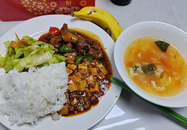 kiki拥抱一整个夏天。 tweet media