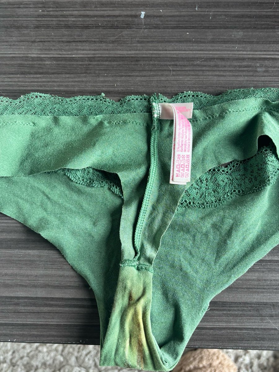 Dakaritheone's tweet photo. Roommates Dirty VS panties🫨❤️💦 https://t.co/nGTDljim2N