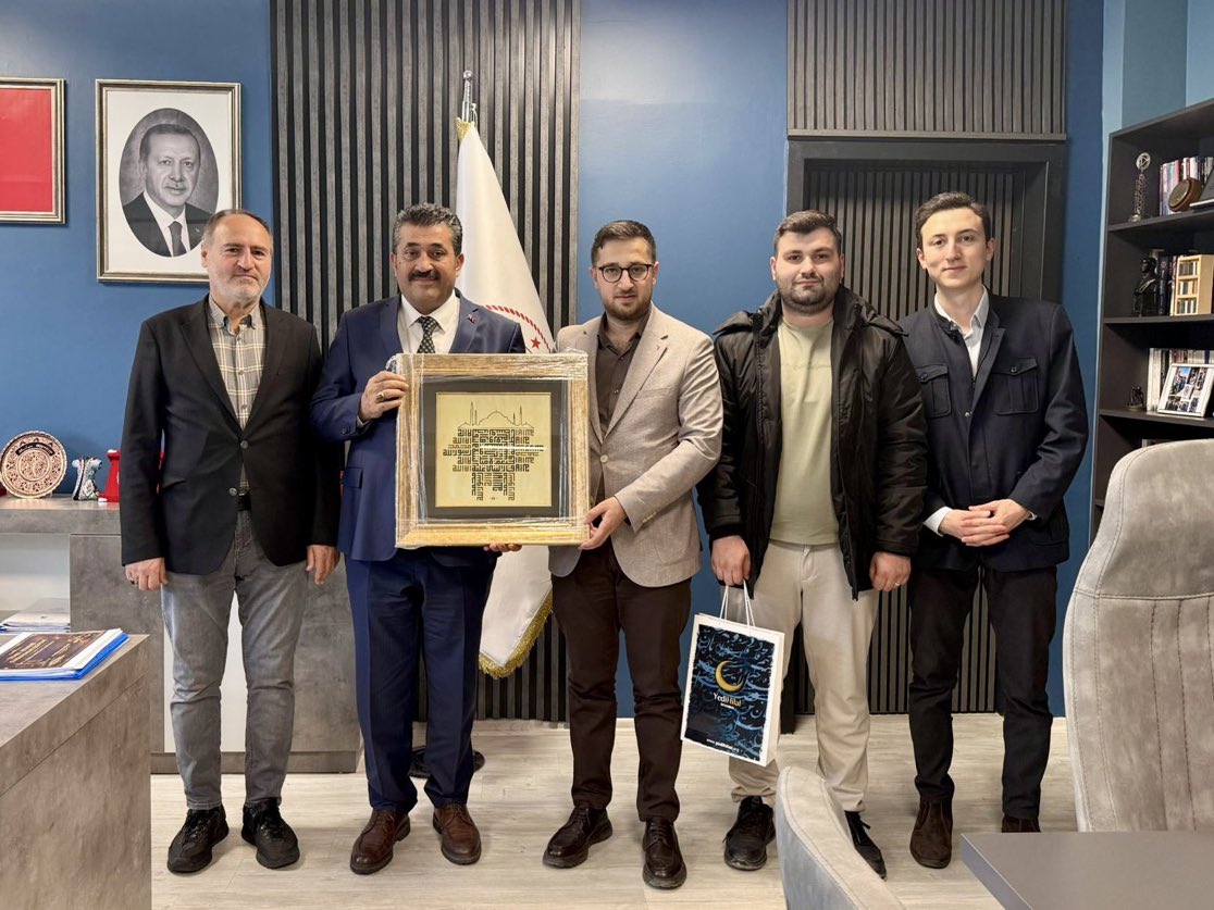 <a href="/yhkagithane/">YediHilal Kağıthane</a> Başkanımız <a href="/ADEMAYDIN1/">ADEM AYDIN</a> İl Başkanımız <a href="/mfatihakti/">Muhammed Fatih Aktı</a> ve Yönetim Kurulu Üyeleriyle birlikte Kağıthane İlçe Milli Eğitim Müdürü Mustafa Hoşyiğit Beyefendiyi makamında ziyaret etti.@yedihilalkagithane