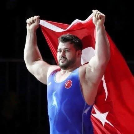 uygarplt's tweet photo. Avrupa Güreş Şampiyonasında altın madalya kazanarak Avrupa Şampiyonalarında 13 altın madalya kazanan ilk güreşçi olan, millî sporcumuz, hemşerimiz Rıza Kayaalp'i tebrik ediyorum. https://t.co/EyK9VKdgC3