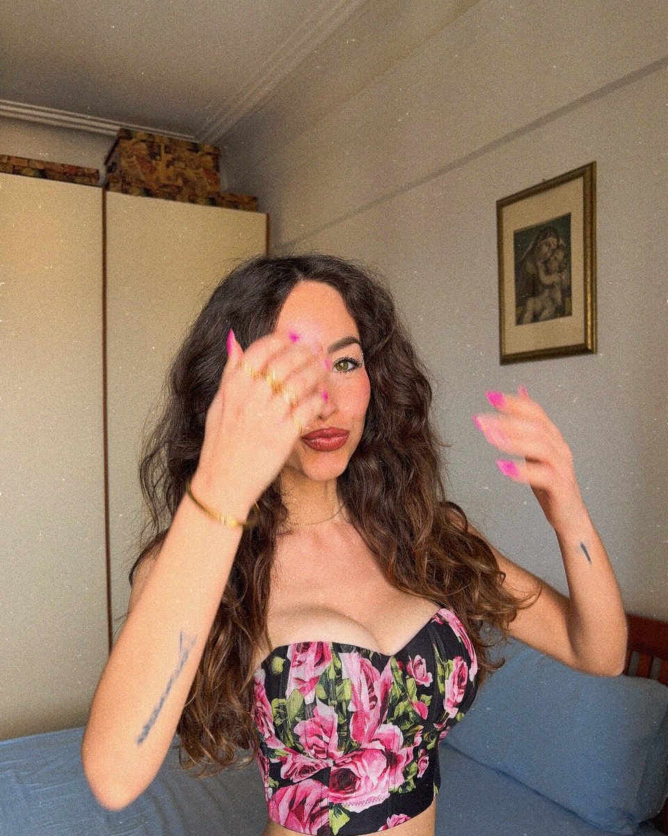 Milla🌹 tweet media