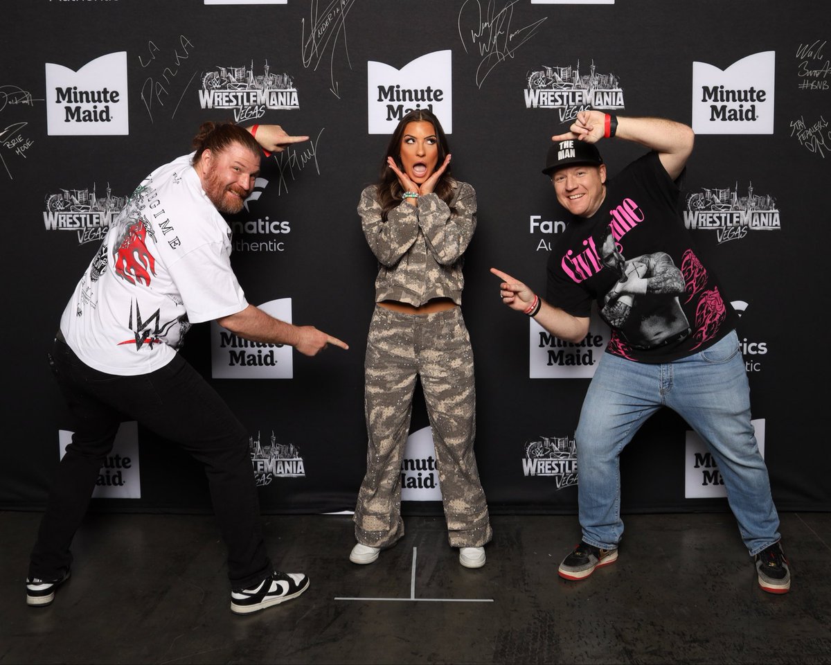 Fmanjoney's tweet photo. @kendalgreywwe  #greygraps https://t.co/hctTWlzwrn