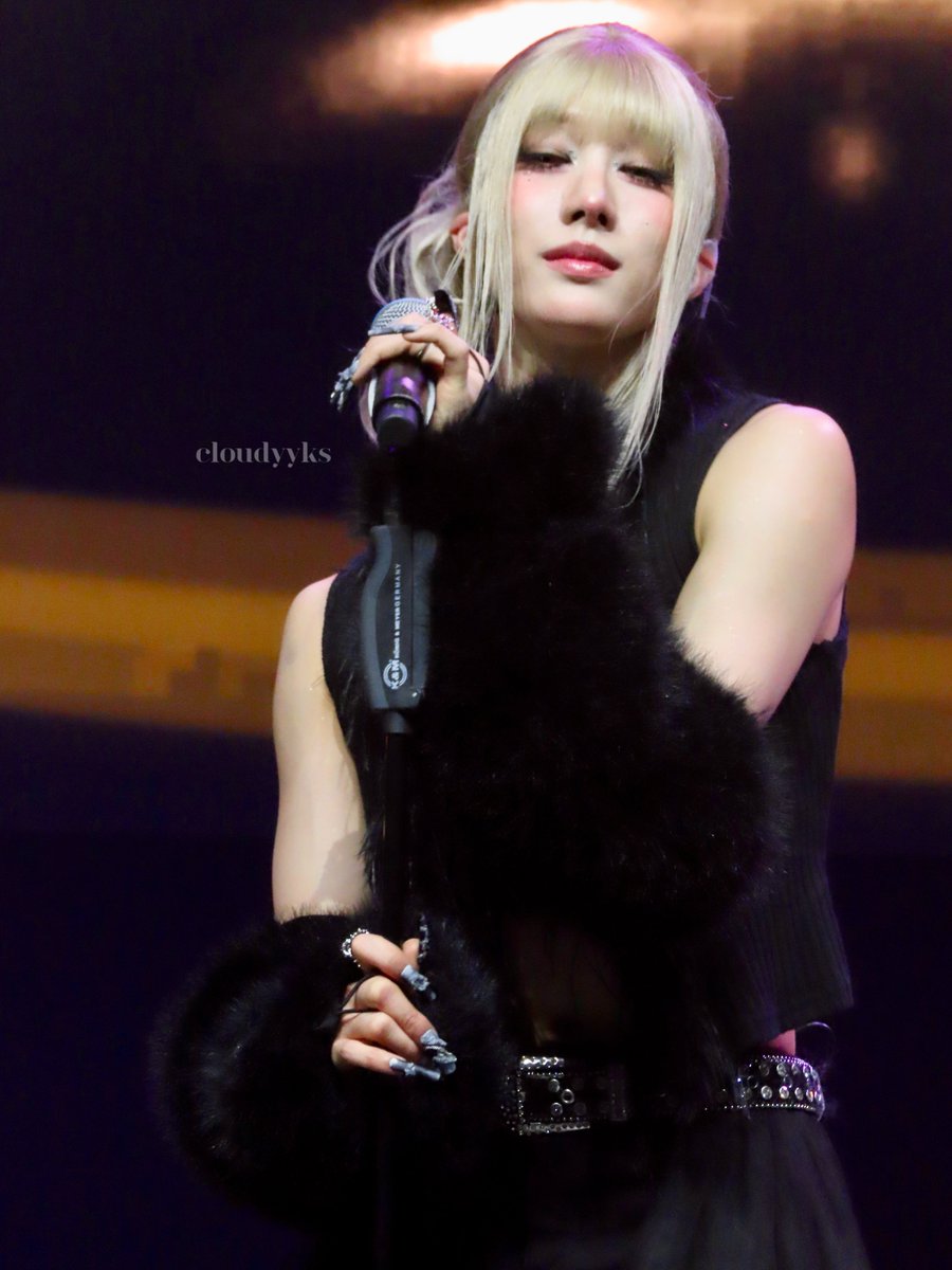 21&amp;220226 ❤️‍🔥 XLOV CONCERT IN MAINZ

more photos of the XLOV concert are now available on my instagram account: instagram.com/cloudyyks 🤍

#XLOV #엑스러브
#FIRST_EURCPEAN_TCUR 
#XLOVinMainz #XLOVGermany #WUMUTI #우무티 #RUI #루이 #HYUN #현 #HARU #하루 <a href="/XLOV_official/">XLOV</a>