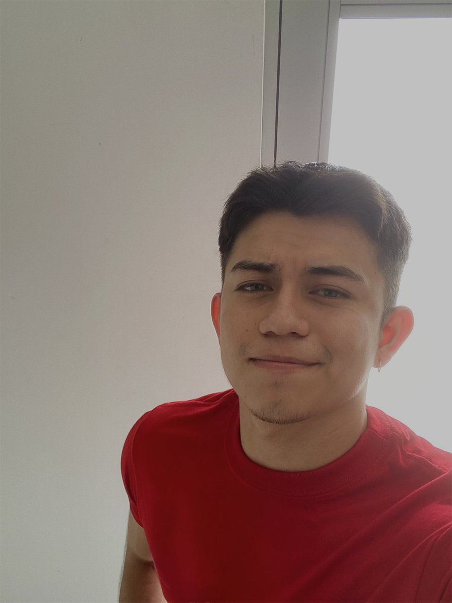 phanpcx's tweet photo. Holis https://t.co/8AFSwwUpfK