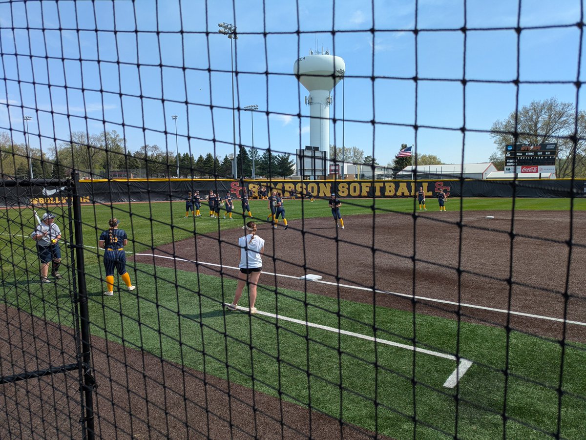 EDeugan's tweet photo. Beautiful day for some @BVUSoftball https://t.co/MNaL45ToLr
