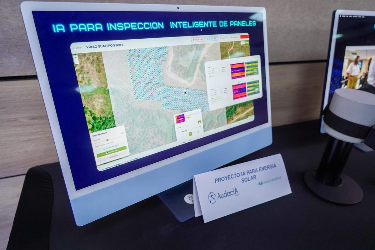 MincienciasCo's tweet photo. El Doctorado en Inteligencia Artificial de la Universidad Simón Bolívar (@unisimon) se proyecta como una plataforma para articular capacidades, avanzar en la formación de talento y fortalecer la investigación aplicada, contribuyendo a la construcción de soberanía tecnológica y al desarrollo del país. 🇨🇴✨