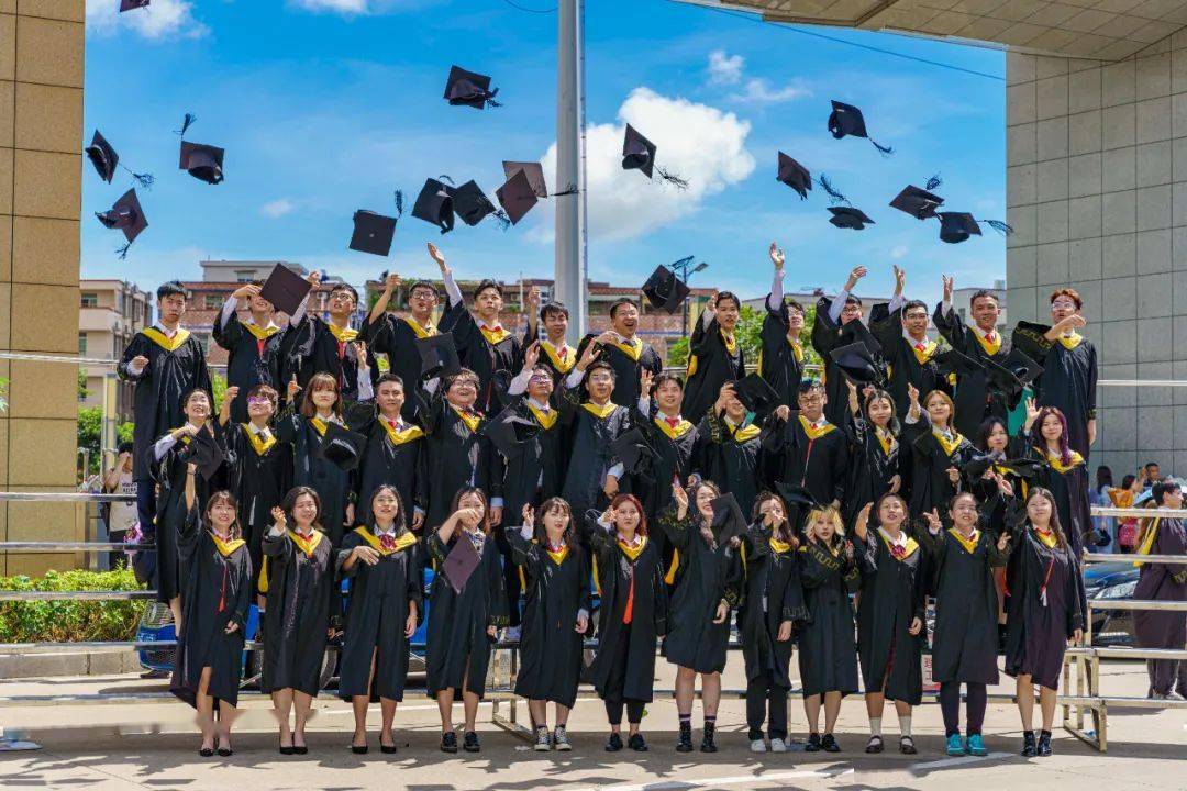 REKunkler's tweet image. "T-minus 0: Caps off, hearts full, and a world waiting.  #ClassOf2024 #GraduationVibes"