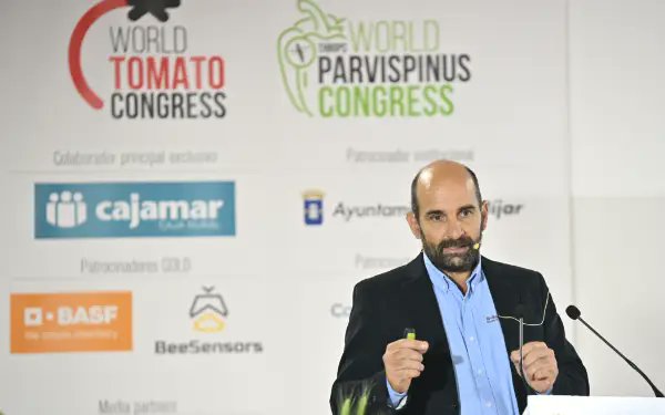 🆕III Congreso del #Tomate. El #rugoso ya no asusta tanto: variedades y pies resistentes

📝agroautentico.com/2026/04/iii-co…

📌Esto hoy 🍅 pero mañana sigue con otra problemática incluso mayor como es el #parvispinus 🫑 
¿Dónde? En Campohermoso compartiendo espacio con la feria de #Níjar
