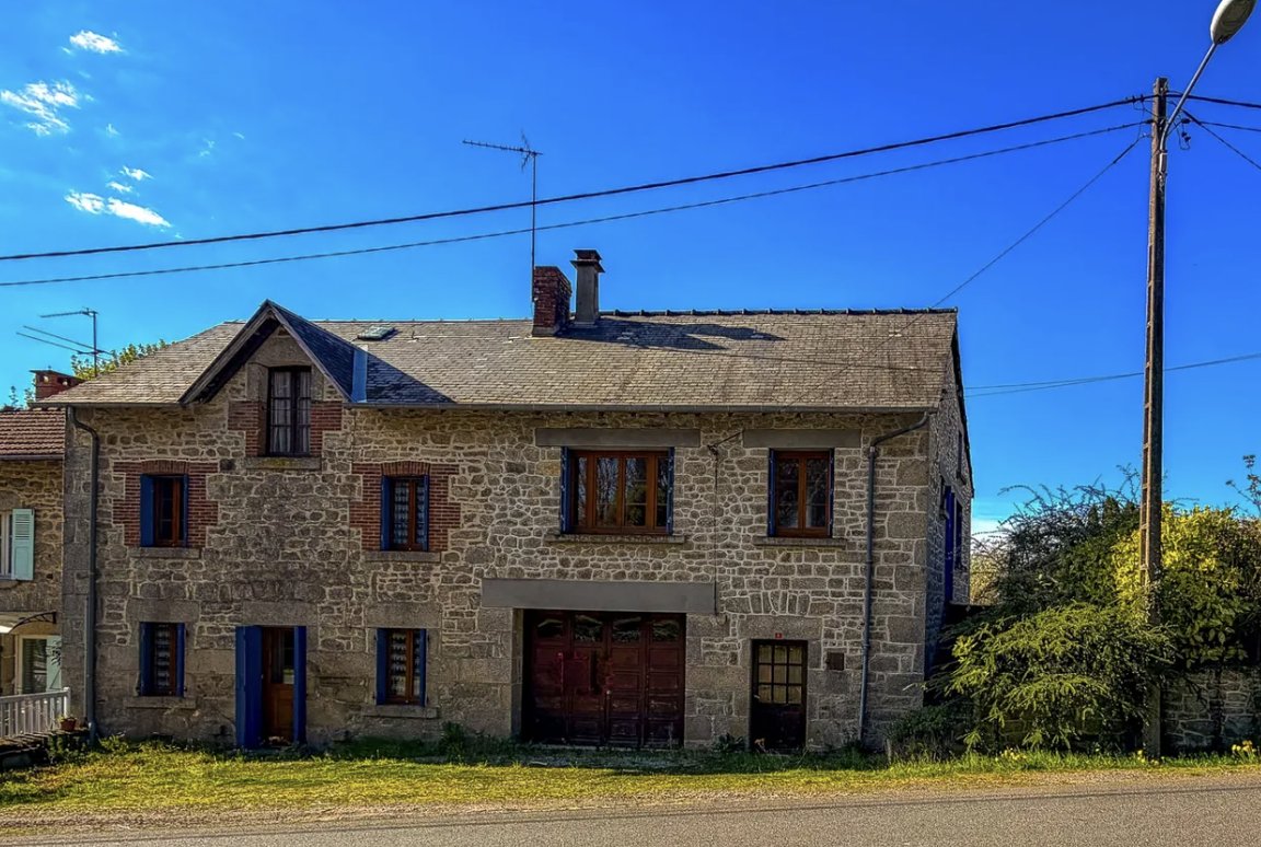 oldhouseunder50's tweet image. #Affordable #StoneHouse in #France Under $70K. 
oldhousesunder100k.com/affordable-fre…
