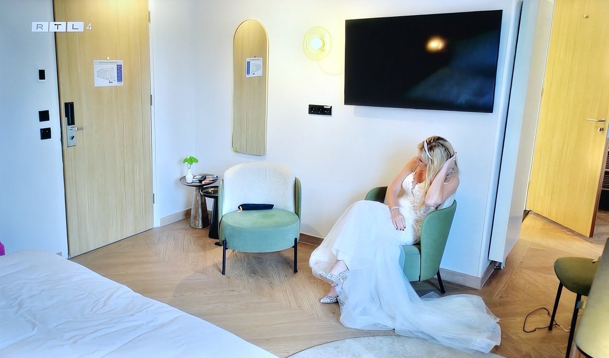 JoyceDFoto's tweet image. Ja, krab jezelf nog maar eens flink achter de oren #Sandra #Marriedatfirstsight #mafsnl #mafs