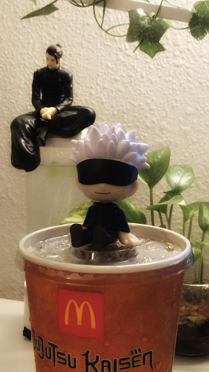 ℛℴ𝓇𝒾 tweet media