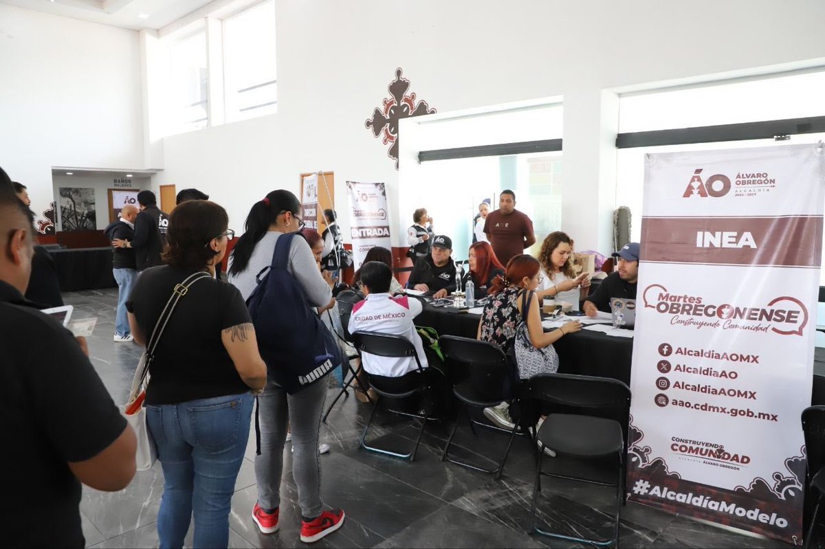 LopezCasarinJ's tweet image. ⭐️En el #MartesObregonense escuchamos, actuamos y resolvemos. Realizamos una jornada más de atención a las y los obregonenses con todo el Gabinete de la @AlcaldiaAO. 

#TodoEsPosible cuando hacemos equipo en comunidad. 

#CasarínAlcalde