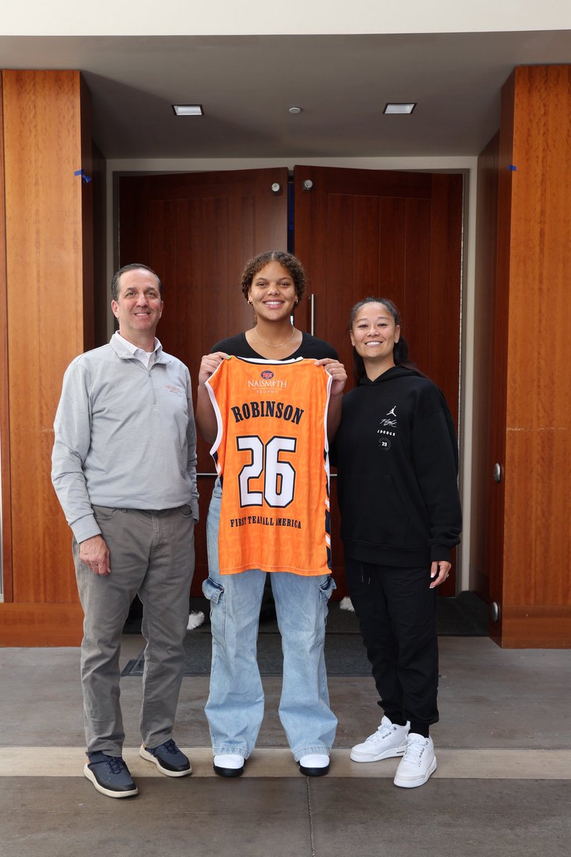 NaismithTrophy's tweet photo. Jersey delivery for Jerzy!

We’re honored to present @JerzyRobinson with her 2026 @jerseymikes Naismith Girls’ High School All-America First-Team jersey 👏 https://t.co/osHgq1W9Qy