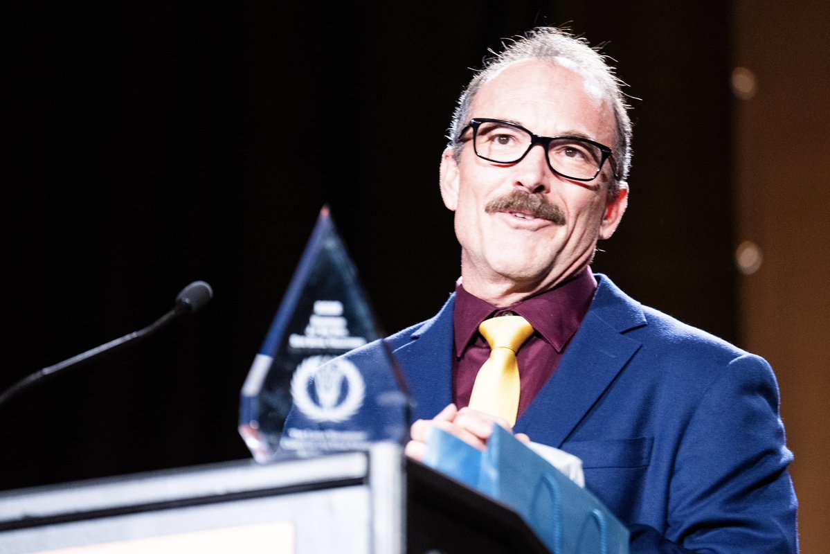 SunDevilVB's tweet image. He did it not once, but TWICE 🔱👏

Huge congratulations to our amazing head coach @jjvanniel for winning Linda Volldstedt Coach of the Year at Wings of Gold! 

#ForksUp