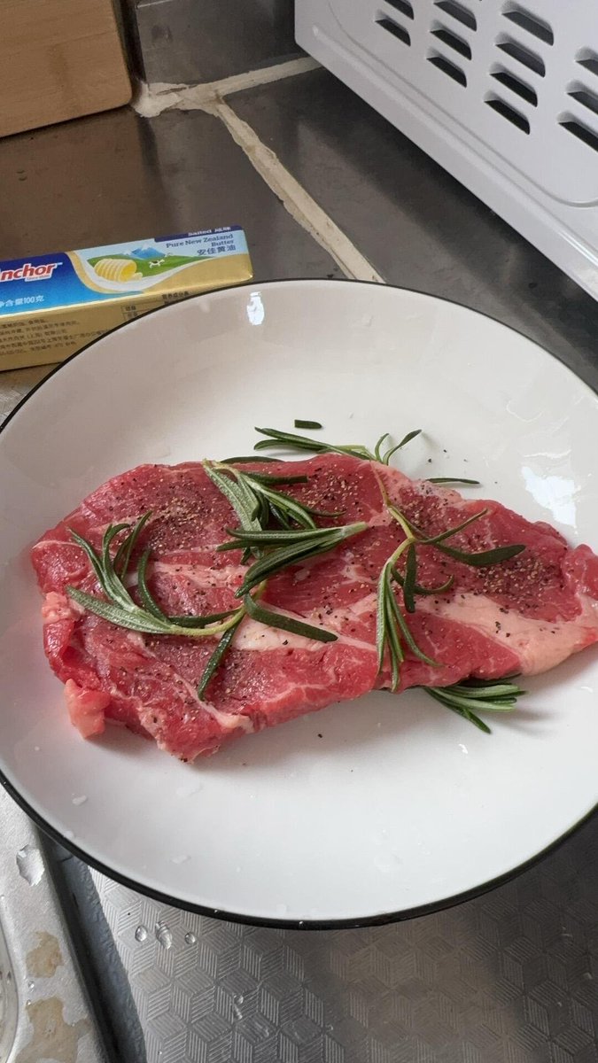 ericca_nicole's tweet photo. Homemade veal steaks, please feel free to sample! https://t.co/jRHeCtUiFs