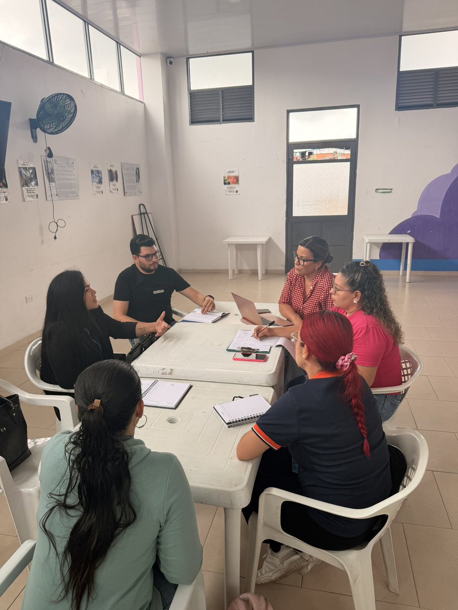 mmperezca's tweet photo. @ElOIRdelaRegion Seguimos en territorio 💙🧡💛
Hoy desde Mesitas de El Colegio, en la Casa Social de la Mujer, presentamos la CIPAS Territorial SISSU ICI 
Articulados con las escuelas ECBTI, ECAPMA, ECACEN y ECEDU.
#VIDER_ZCBC #URDSoacha #CIPASTerritorialSISSUICI https://t.co/QVCphgZ2nm